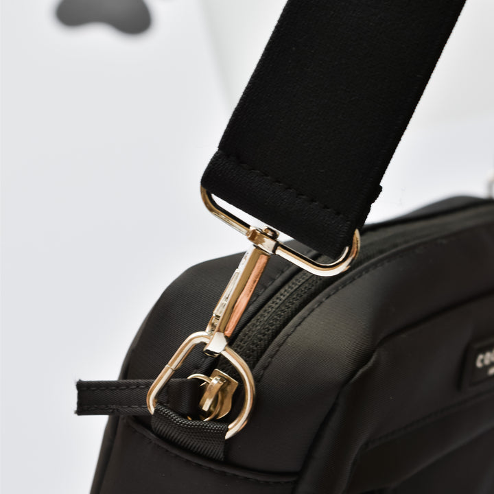 detachable-black-waist-bag-strap-with-black-buckle-and-silver-details